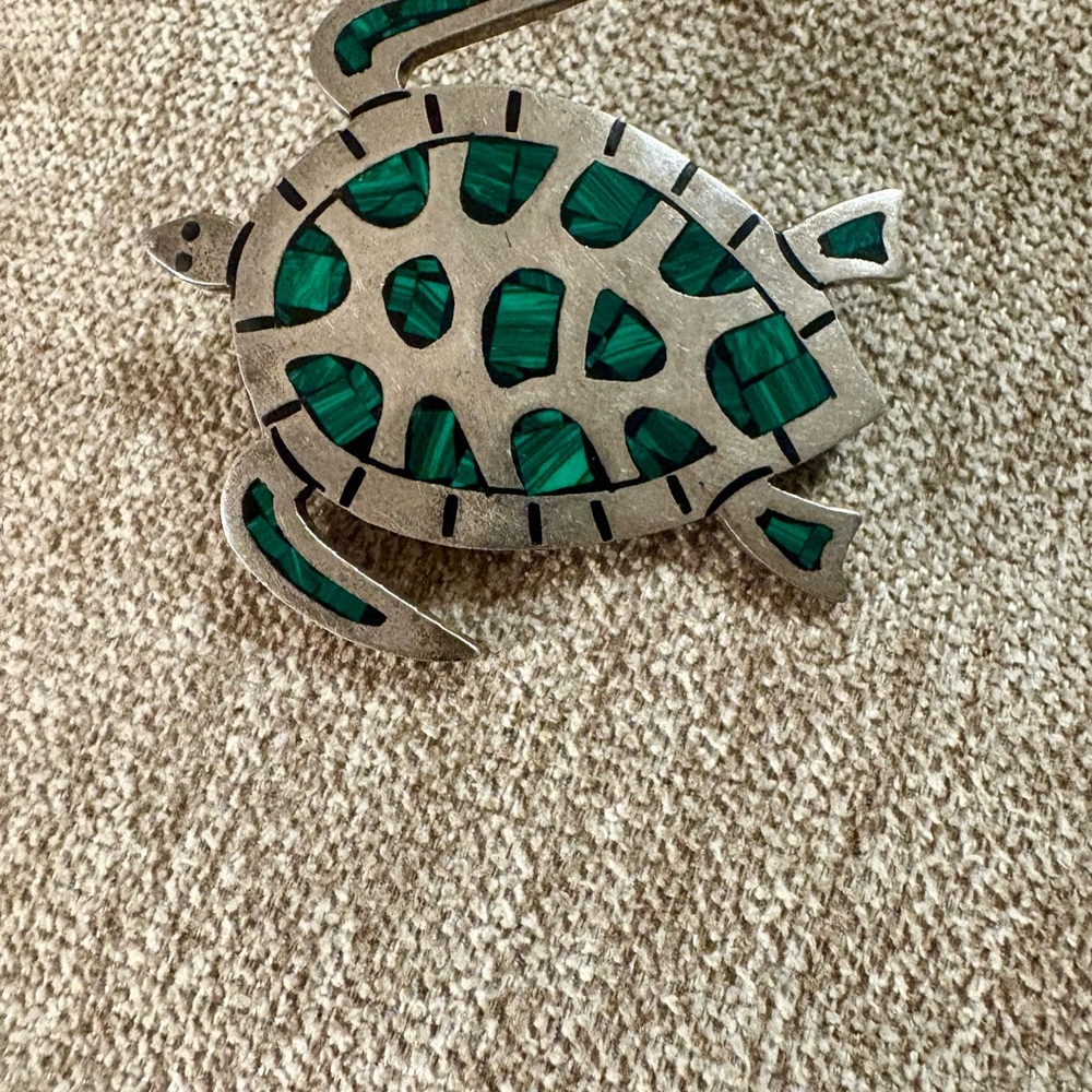 Turtle Pin - Picture 2 of 4
